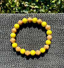 Load image into Gallery viewer, Men&#39;s Yellow Howlite &amp; Wood Bracelet
