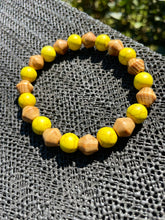 Load image into Gallery viewer, Men&#39;s Yellow Howlite &amp; Wood Bracelet
