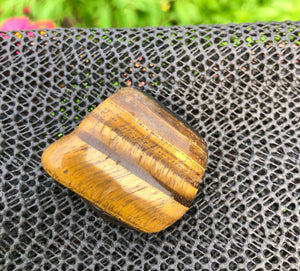 (1) Large Tigers Eye Palm Stone